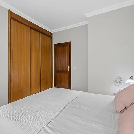 Piso Don Eduardo Διαμέρισμα *